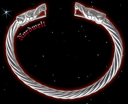 Armreifen mit Drachenköpfen Totendrache Nidhöggr Silber Wikinger Schmuck