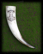 Thorhammer Methorn Prunkhorn Handarbeit Schnitzerei Horn gefärbt Trinkhorn Thors Hammer Mjölnir