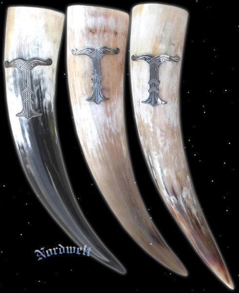 Methorn mit Irminsul aus Zinn Trinkhorn aus echtem Horn angefertigt. 
