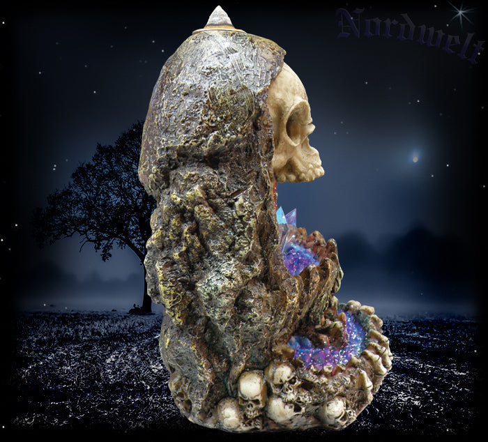 Totenkopf Räucherkegelhalter mit LED Lampe, Kunststein Polyresin, Skull