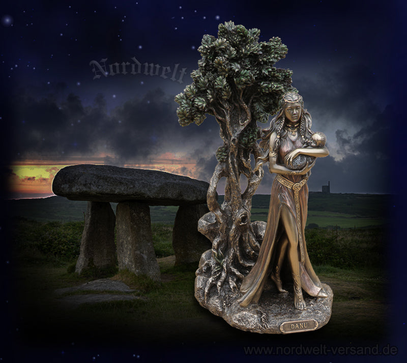 Figur Danu Keltische Göttin  Dana  irisch Göttergeschlecht Tuatha De Danann Muttergöttin Mutter Erde Statue